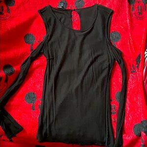 Shirt that shows shoulders